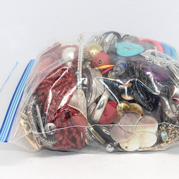 Vintage Wearable Jewelry Lot - Picture 3 of 5